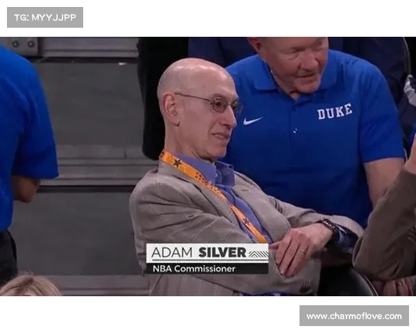 萧华现场观战 NBA准状元弗拉格砍16+9 杜克大胜中国男篮苦主晋级四强 萧华现场观战 NBA准状元弗拉格砍16+9 杜克大胜中国男篮苦主晋级四强