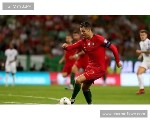 C罗在进攻组织端的杰出发挥获专家一致认可彰显领袖风范非凡实力