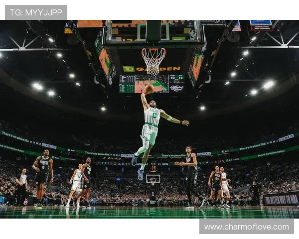 赛程踩线暴扣惊艳全场 裁判瞠目结舌震惊不已