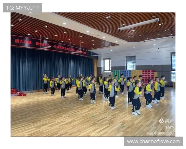 阿隆索首日带队工作：清晨开会展现活力 训练中充满热情和动力